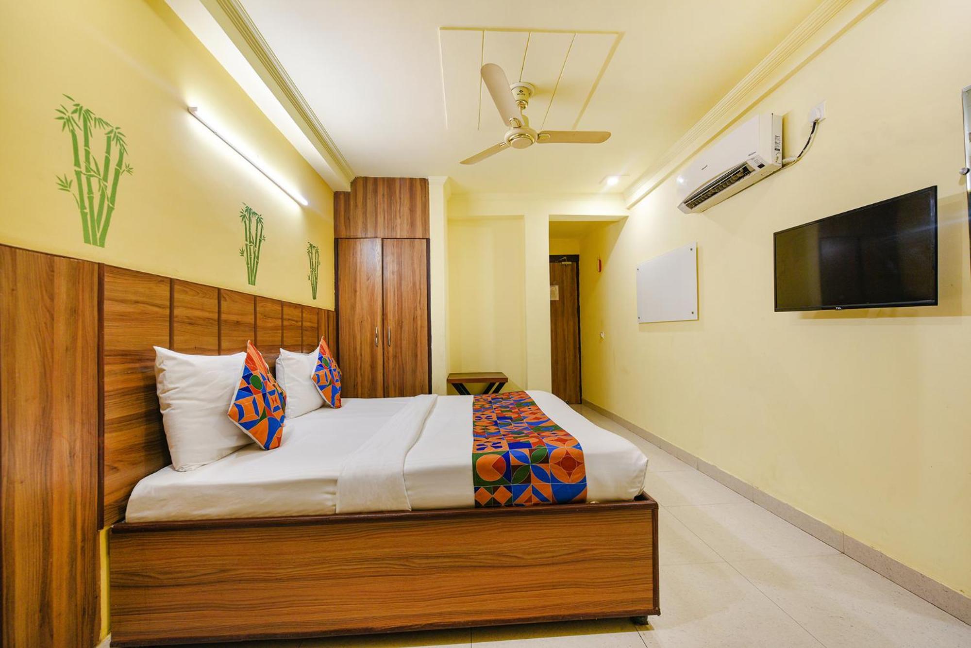 Fabhotel Ishtara Auberge New Delhi Exterior photo