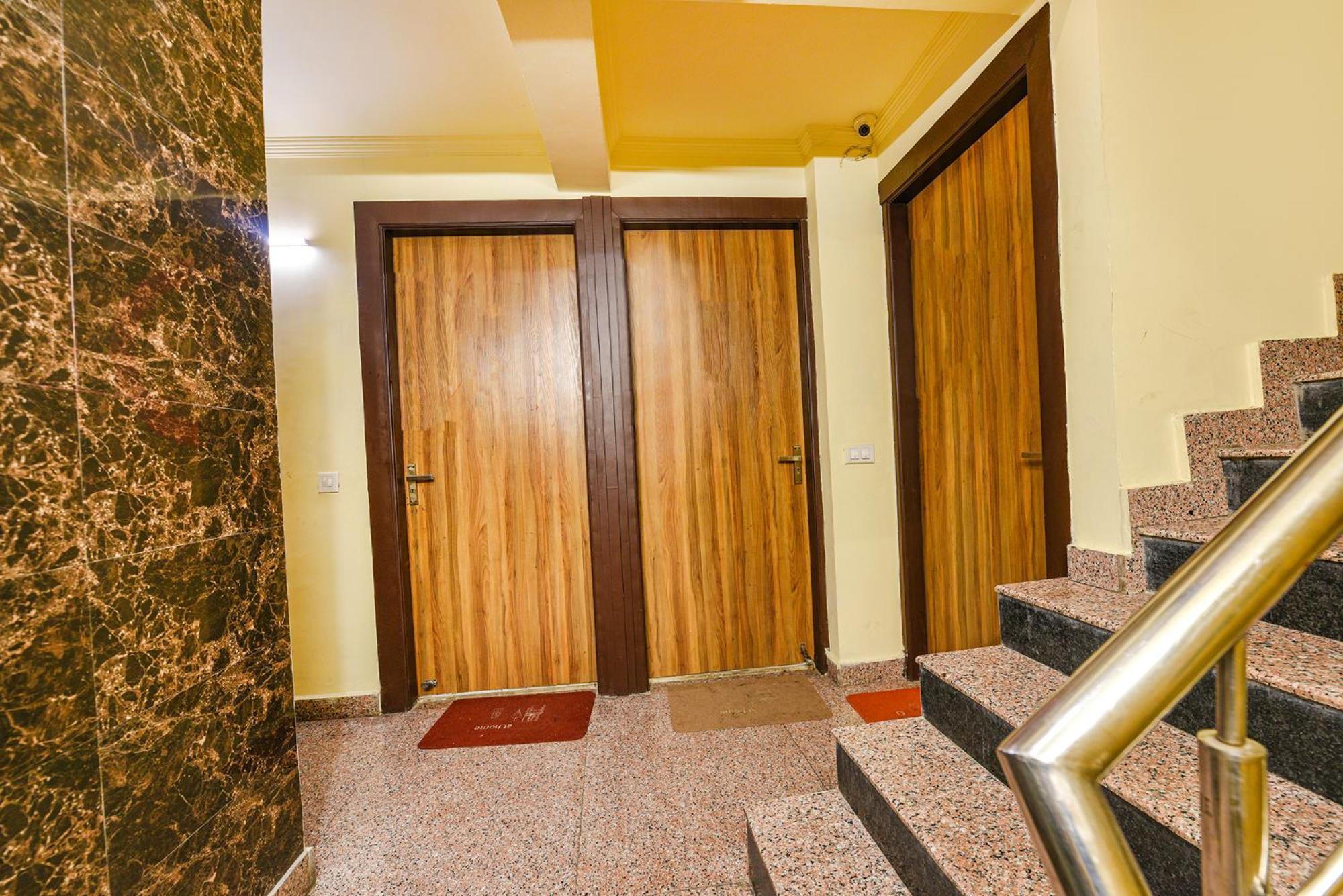 Fabhotel Ishtara Auberge New Delhi Exterior photo