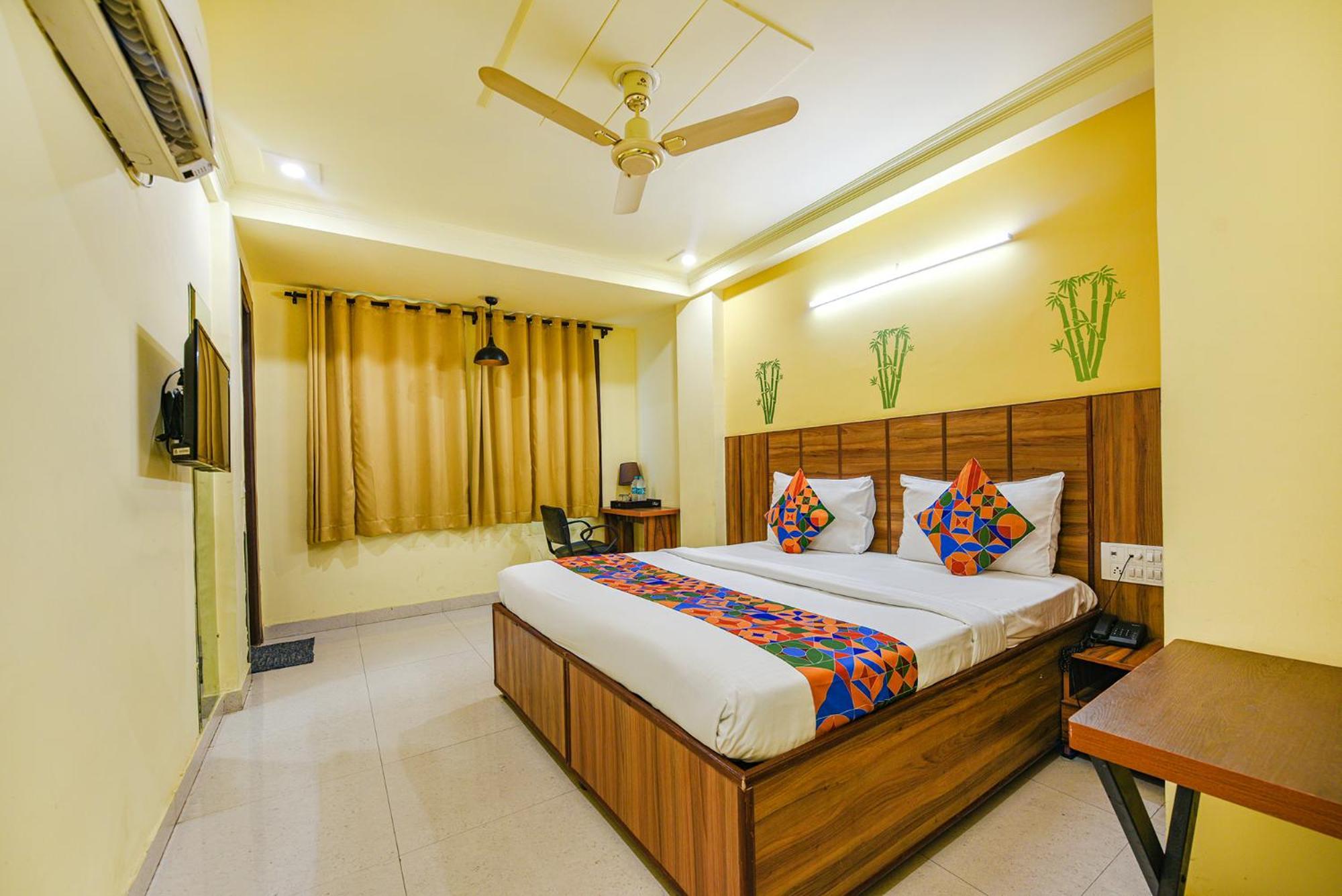 Fabhotel Ishtara Auberge New Delhi Exterior photo